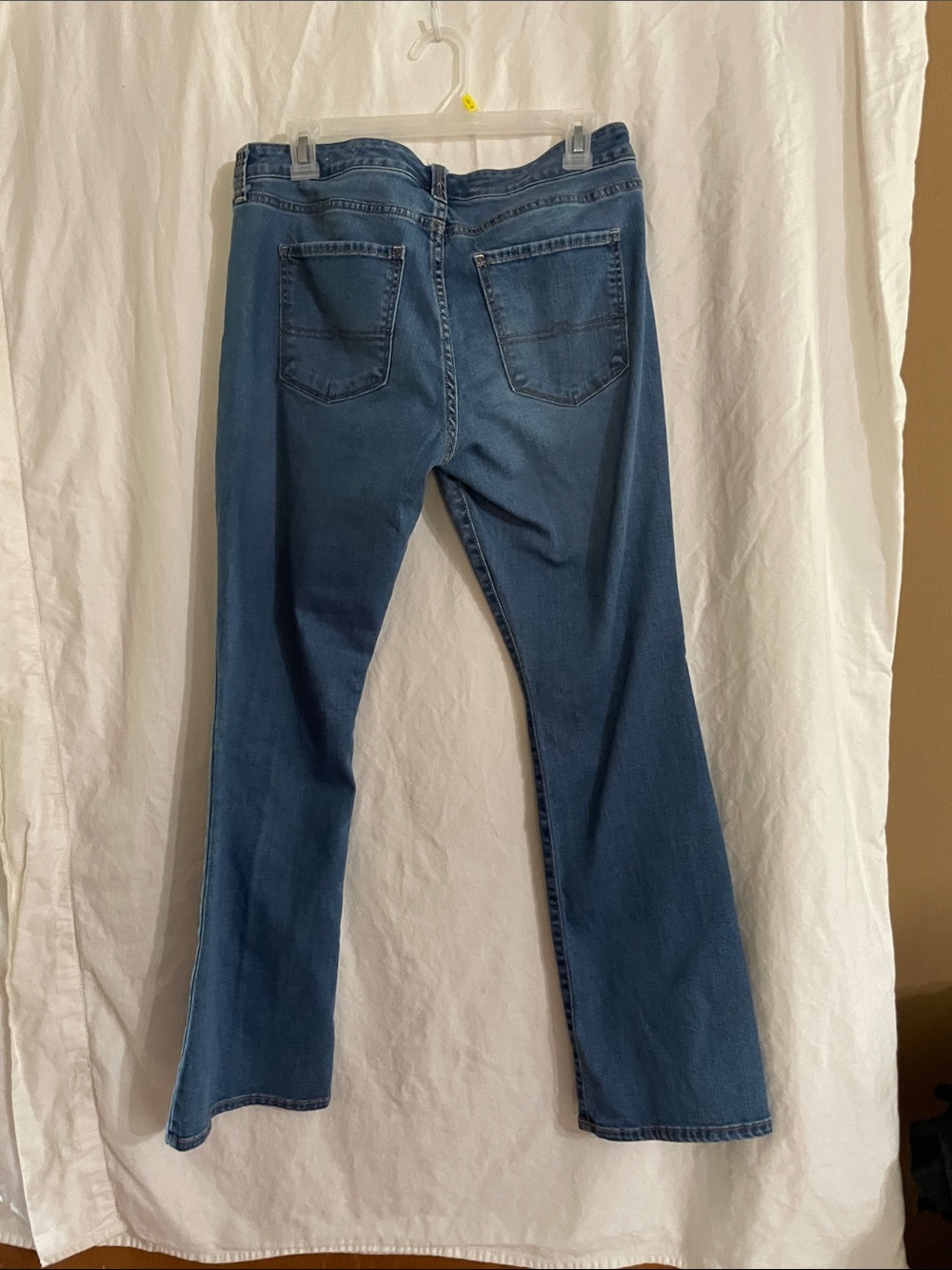 Arizona Jean Company Women's Boot Cut Jeans in Blue Wash - Picture 3 of 3